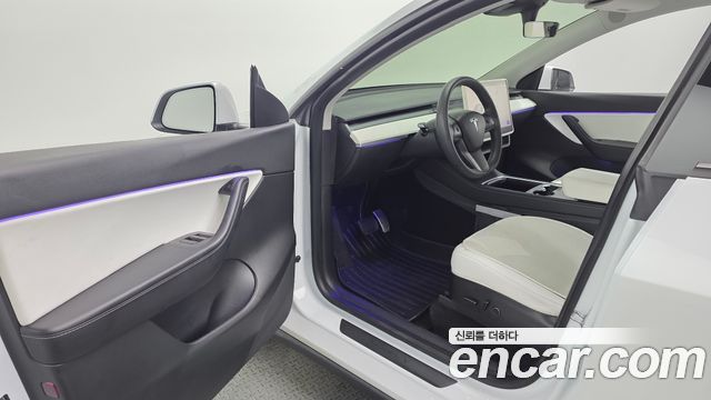 Tesla Model Y Long Range AWD 2021 — фото 10