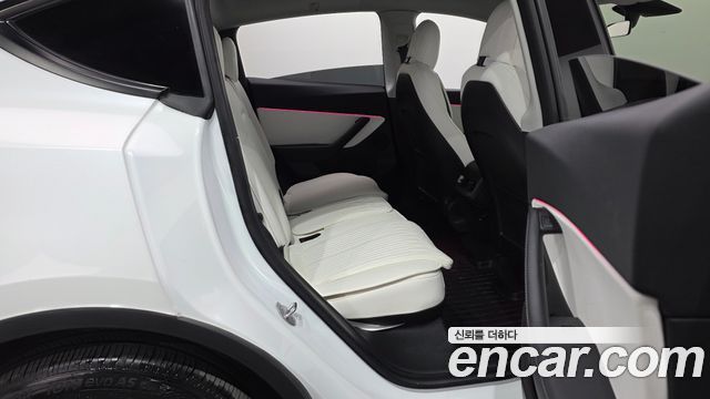 Tesla Model Y Long Range AWD 2021 — фото 11