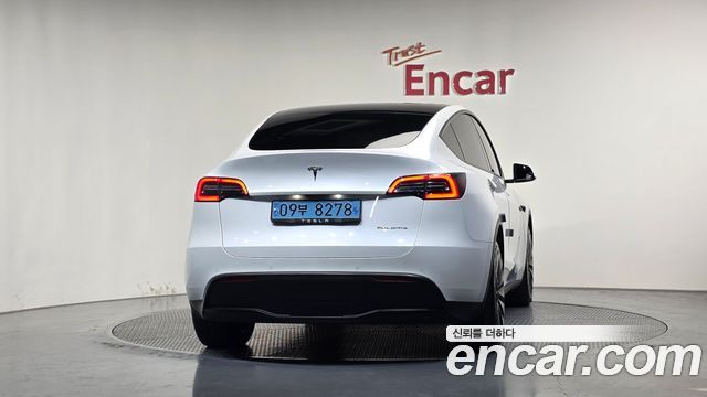 Tesla Model Y Long Range AWD 2021 — фото 4