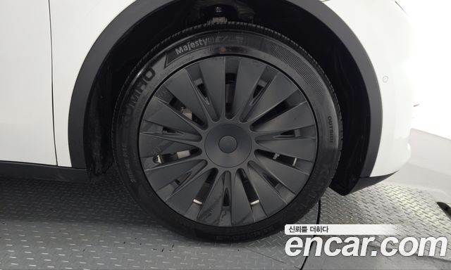 Tesla Model Y Long Range AWD 2021 — фото 21