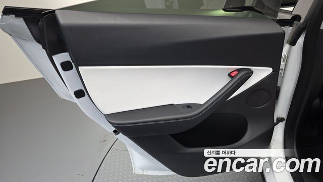 Tesla Model Y Long Range AWD 2021 — фото 25