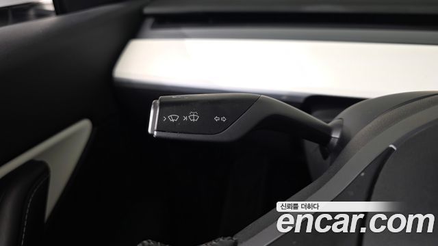 Tesla Model Y Long Range AWD 2021 — фото 28