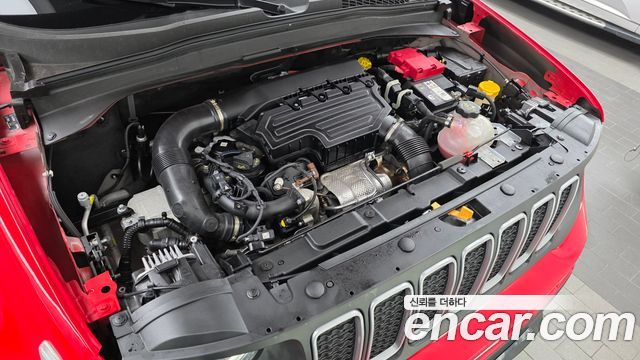 Jeep Renegade 1.3 Limited 2023 — фото 6