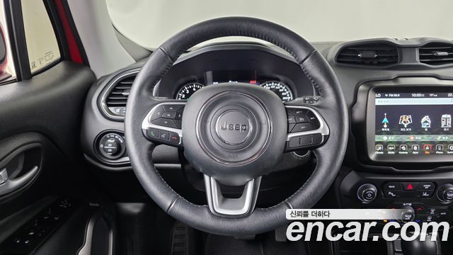 Jeep Renegade 1.3 Limited 2023 — фото 12