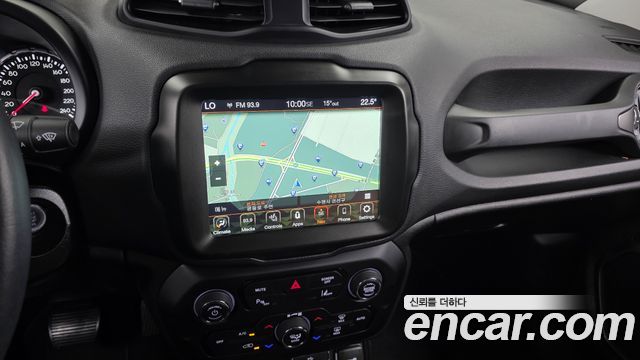 Jeep Renegade 1.3 Limited 2023 — фото 13