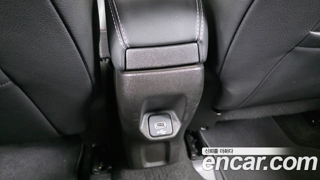 Jeep Renegade 1.3 Limited 2023 — фото 19