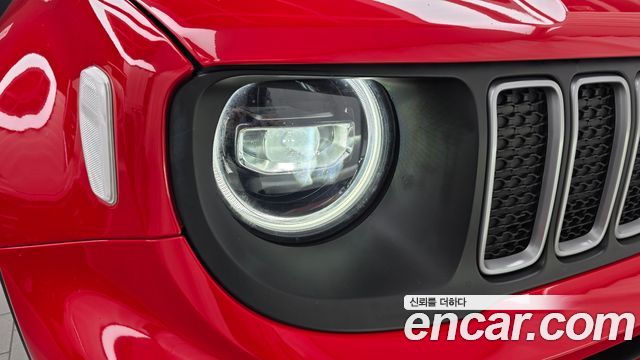 Jeep Renegade 1.3 Limited 2023 — фото 22