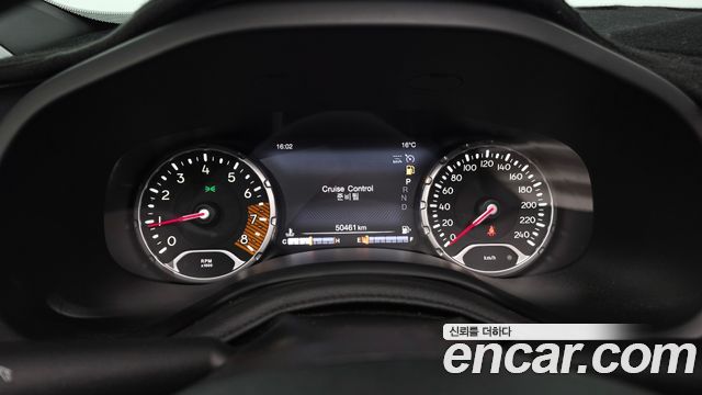 Jeep Renegade 1.3 Limited 2022 — фото 8