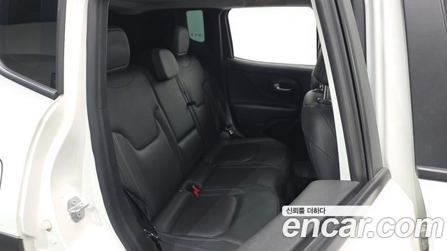 Jeep Renegade 1.3 Limited 2022 — фото 15