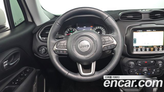 Jeep Renegade 1.3 Limited 2022 — фото 16