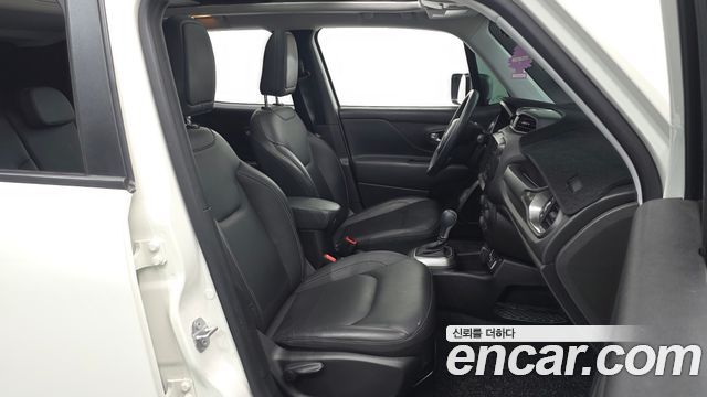 Jeep Renegade 1.3 Limited 2022 — фото 32