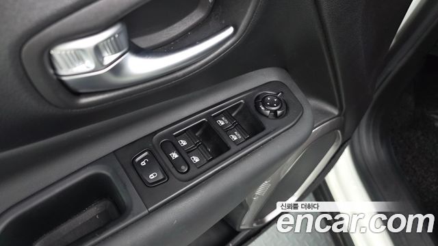 Jeep Renegade 1.3 Limited 2022 — фото 33