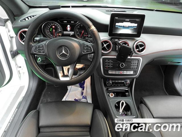Mercedes-Benz CLA-Class (C117) CLA250 4MATIC 2018 — фото 6