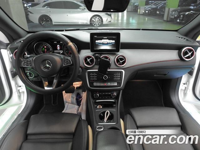 Mercedes-Benz CLA-Class (C117) CLA250 4MATIC 2018 — фото 8