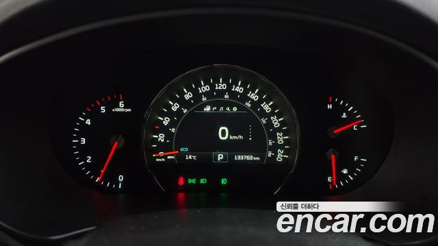 Kia Sorento Diesel 2.0 2WD Noblesse Special 2015 — фото 8