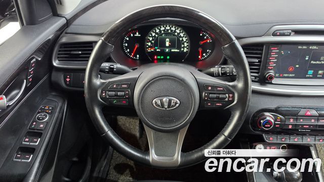 Kia Sorento Diesel 2.0 2WD Noblesse Special 2015 — фото 13