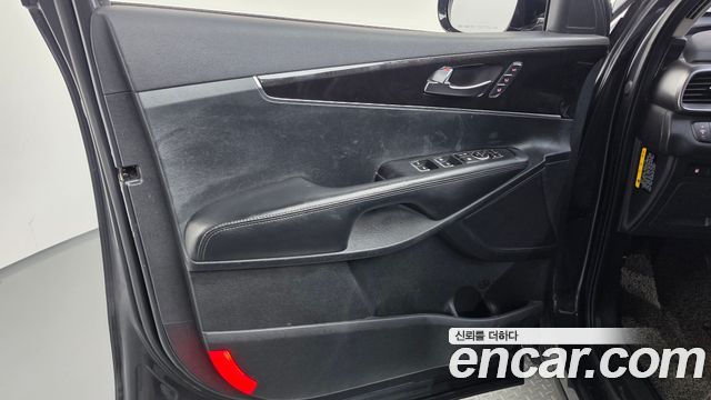 Kia Sorento Diesel 2.0 2WD Noblesse Special 2015 — фото 24