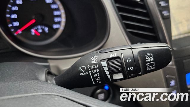Hyundai Santa Fe (DM) Diesel(e-VGT) 2.0 2WD Premium 2015 — фото 17