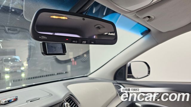 Hyundai Santa Fe (DM) Diesel(e-VGT) 2.0 2WD Premium 2015 — фото 19