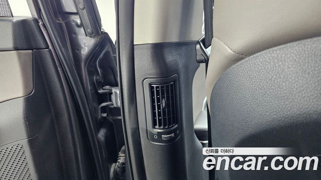 Hyundai Santa Fe (DM) Diesel(e-VGT) 2.0 2WD Premium 2015 — фото 29
