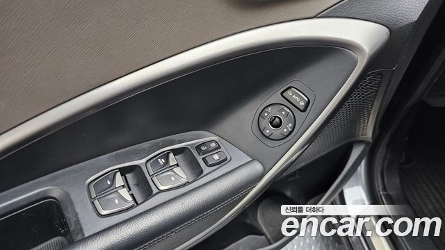 Hyundai Santa Fe (DM) Diesel(e-VGT) 2.0 2WD Premium 2015 — фото 30