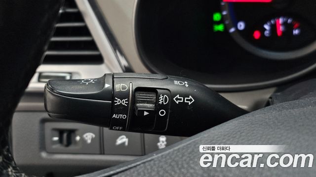 Hyundai Santa Fe (DM) Diesel(e-VGT) 2.0 2WD Premium 2015 — фото 31