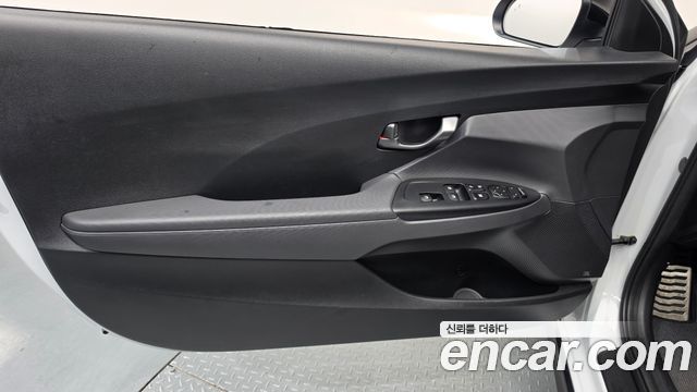 Hyundai Veloster (JS) 1.6 Turbo Sport Core 2019 — фото 24