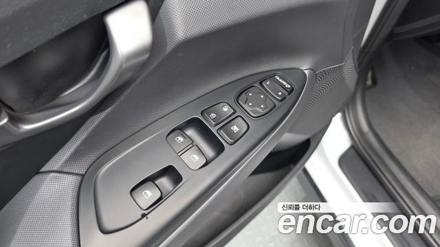 Hyundai Veloster (JS) 1.6 Turbo Sport Core 2019 — фото 34