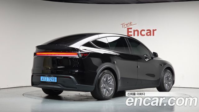 Tesla Model Y L Long Range AWD 2026 — фото 2