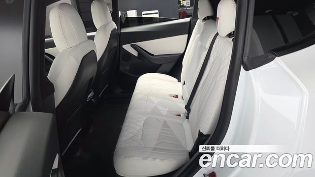 Tesla Model Y Long Range AWD 2021 — фото 11