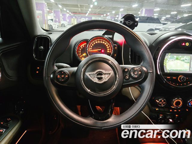 MINI Cooper D Countryman ALL4 2nd 2018 — фото 17