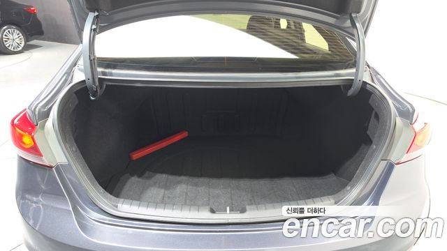 Hyundai Avante (AD) 1.6 GDI Value Plus 2018 — фото 20