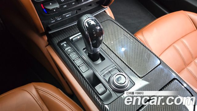 Maserati Quattroporte GTS 3.8 V8 Gransport 2018 — фото 9