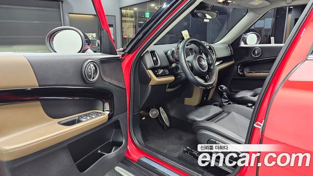 MINI Cooper D Countryman Standard 2nd 2018 — фото 10