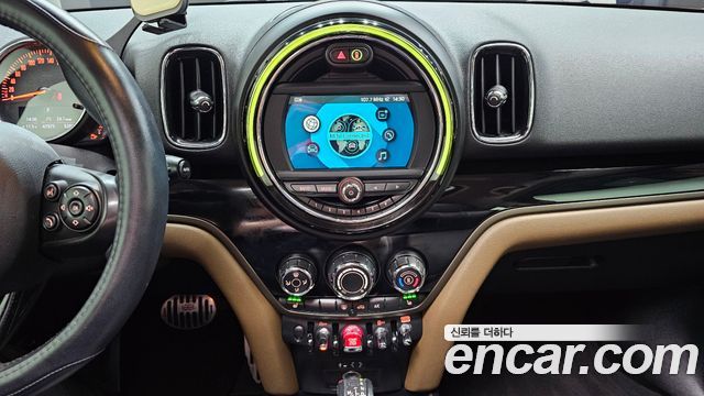 MINI Cooper D Countryman Standard 2nd 2018 — фото 14