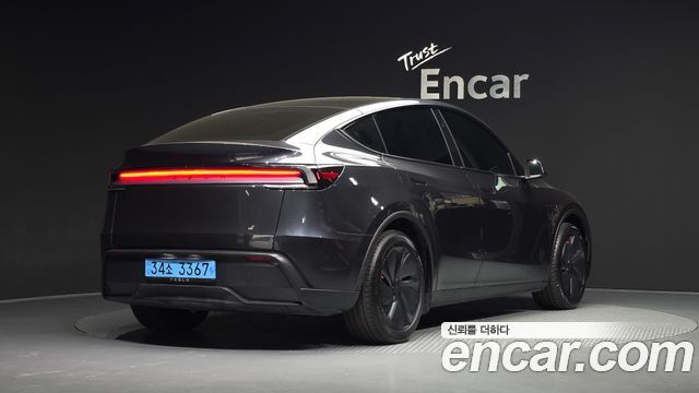 Tesla Model Y Long Range AWD 2025 — фото 2