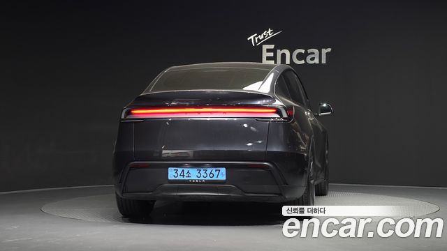 Tesla Model Y Long Range AWD 2025 — фото 4