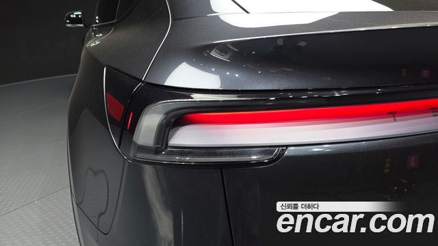 Tesla Model Y Long Range AWD 2025 — фото 23