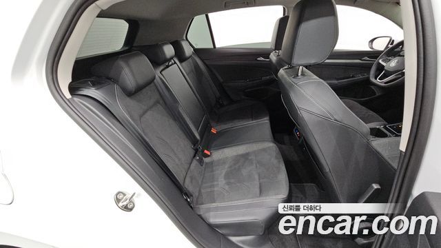 Volkswagen Golf (VIII) 2.0 TDI Prestige 2025 — фото 11