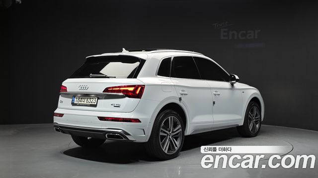 Audi Q5 (FY) 40 TDI Quattro Premium 2021 — фото 2