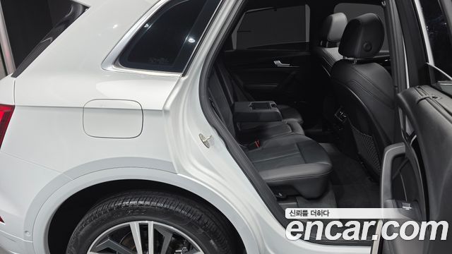 Audi Q5 (FY) 40 TDI Quattro Premium 2021 — фото 11