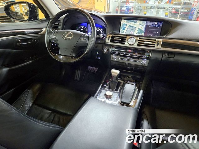 Lexus LS460 Supreme XF40 2014 — фото 18