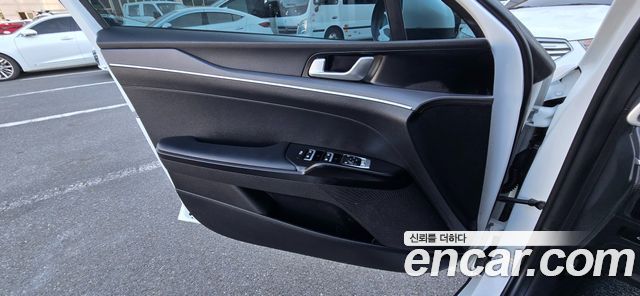 Kia K5 (III) 2.0 Prestige 2021 — фото 20