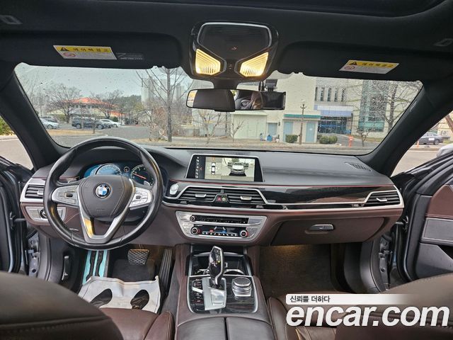 BMW 7 Series (G11) 740Li xDrive M Sport Package 2017 — фото 10