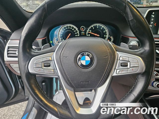 BMW 7 Series (G11) 740Li xDrive M Sport Package 2017 — фото 16