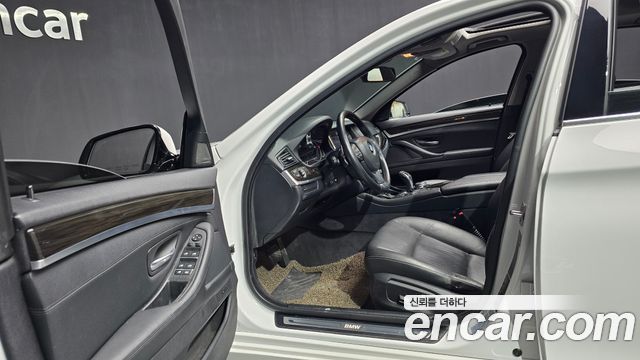 BMW 5 Series (F10) 528i xDrive Luxury 2015 — фото 10