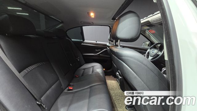 BMW 5 Series (F10) 528i xDrive Luxury 2015 — фото 12