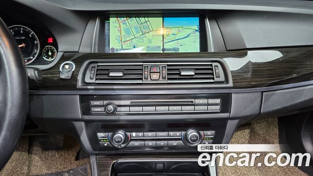 BMW 5 Series (F10) 528i xDrive Luxury 2015 — фото 14