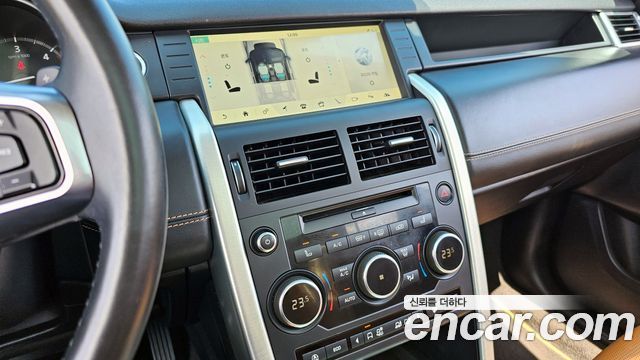 Land Rover Discovery Sport 2.0 TD4 HSE Luxury 2019 — фото 15