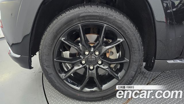 Jeep Grand Cherokee 3.0 Diesel Overland Summit WK2 2015 — фото 5